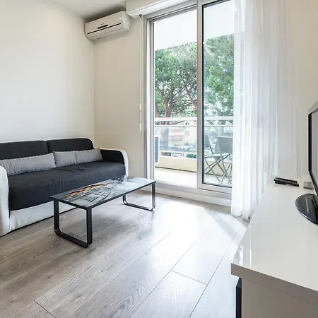 Proche Des Plages Avec Petit Balcon Apartment *